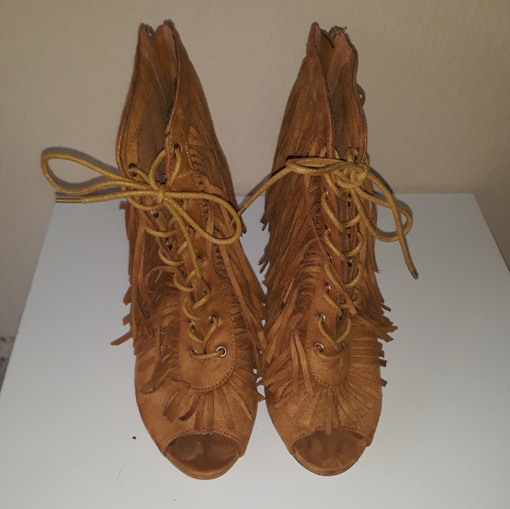Camel color cowgirl heels 🤗👢👢